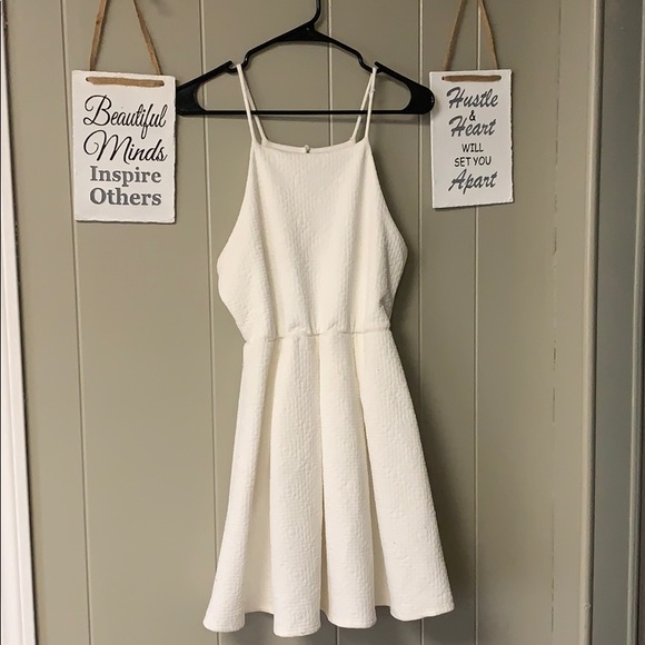 Dresses & Skirts - white baby doll dress 👗